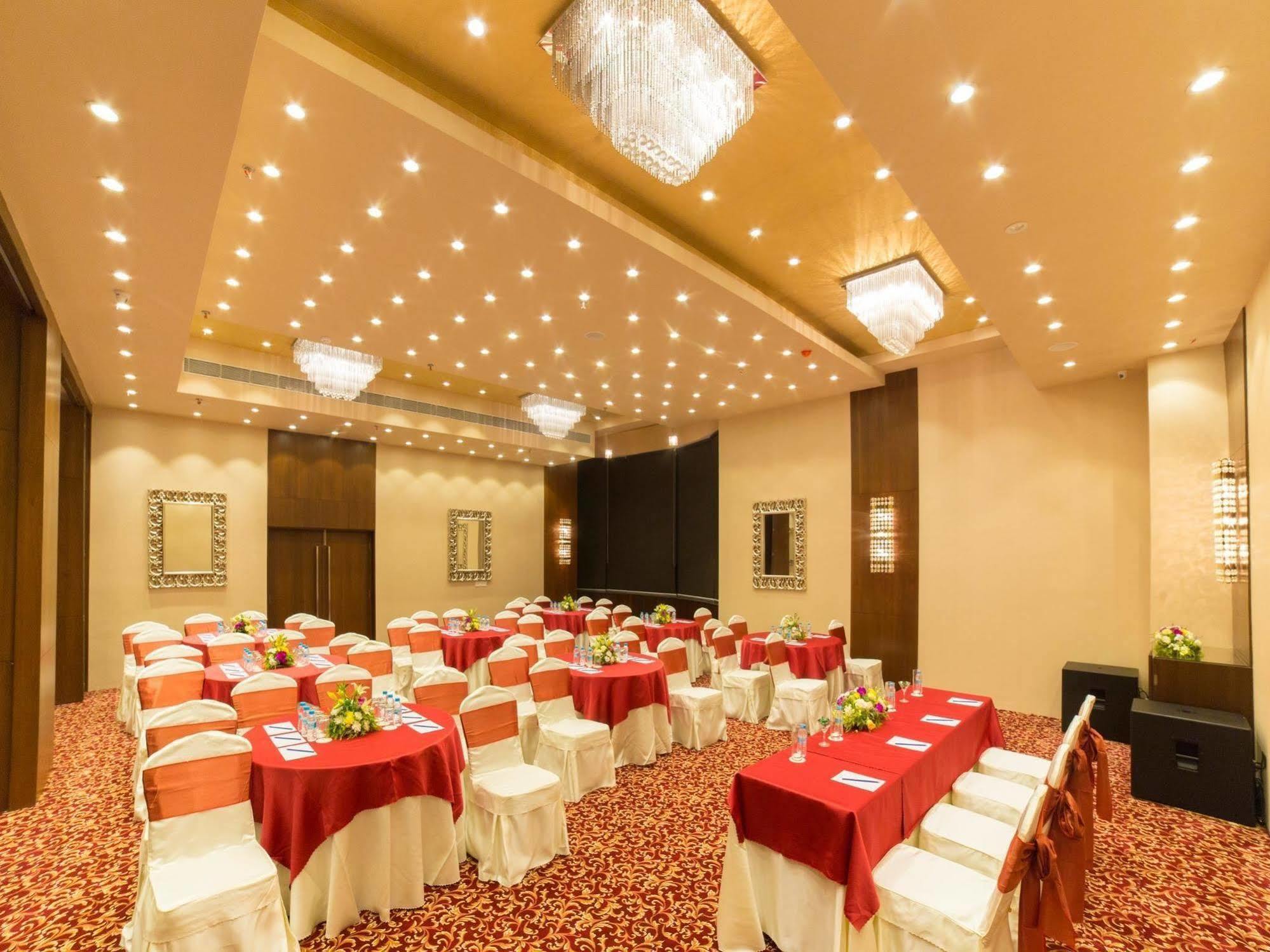Golden Tulip Saltlake Калькутта Экстерьер фото