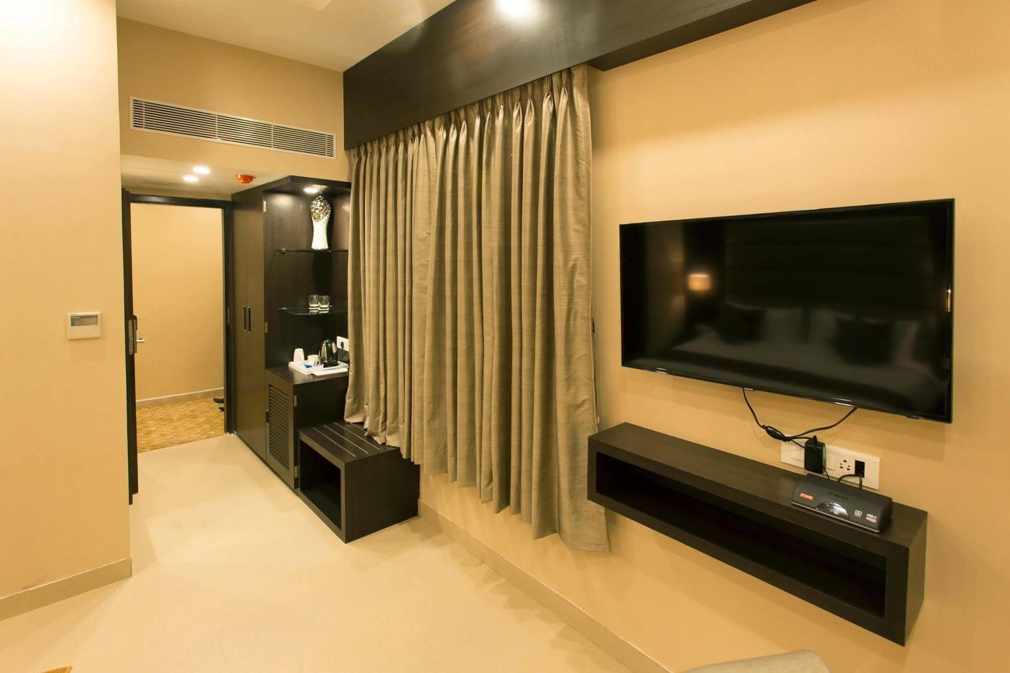 Golden Tulip Saltlake Калькутта Экстерьер фото